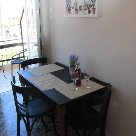 Maria's Garden Apartment